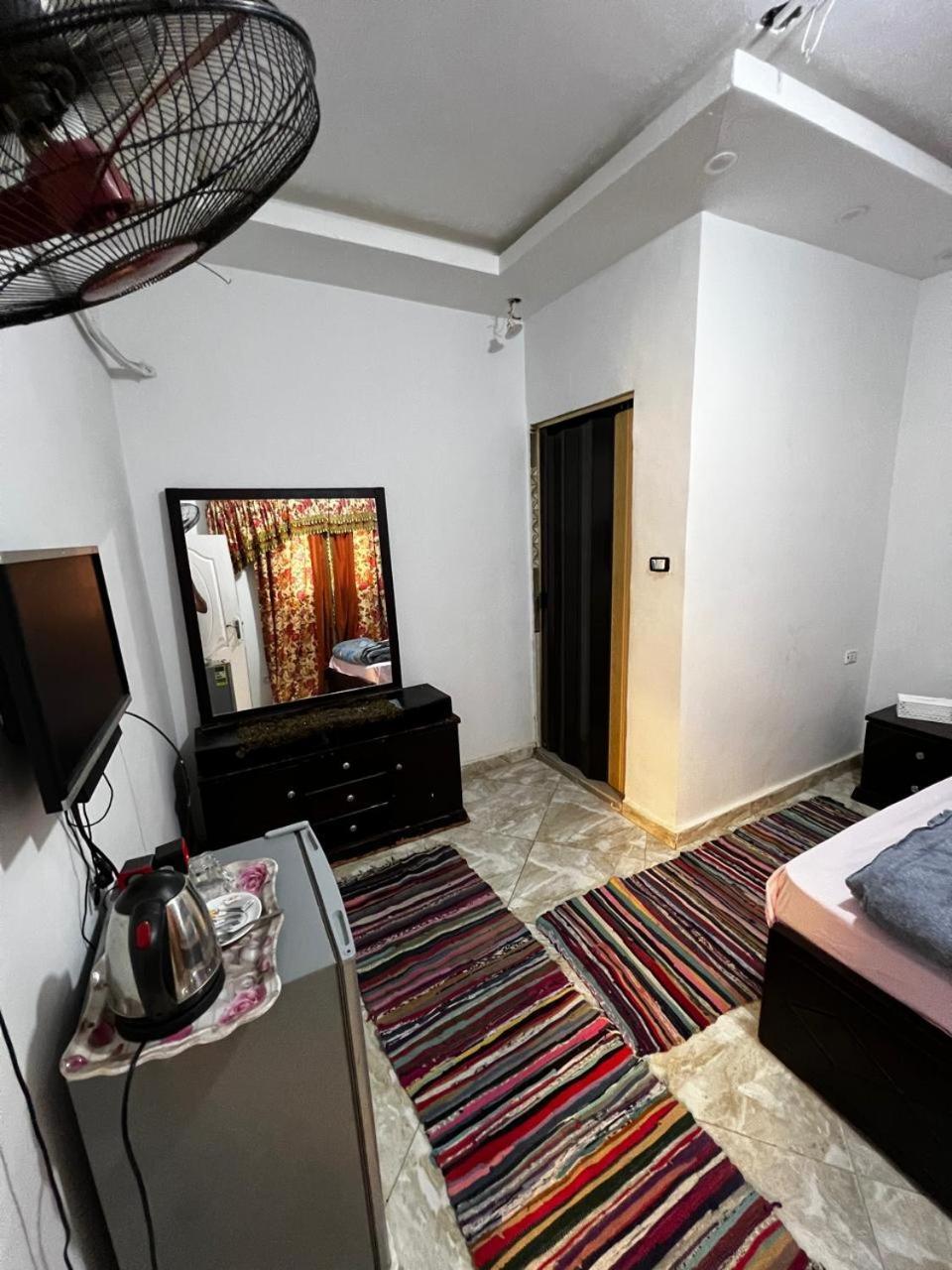 مبيت وإفطار Kafret el-Gabal Jana Pyramids View In 3 المظهر الخارجي الصورة