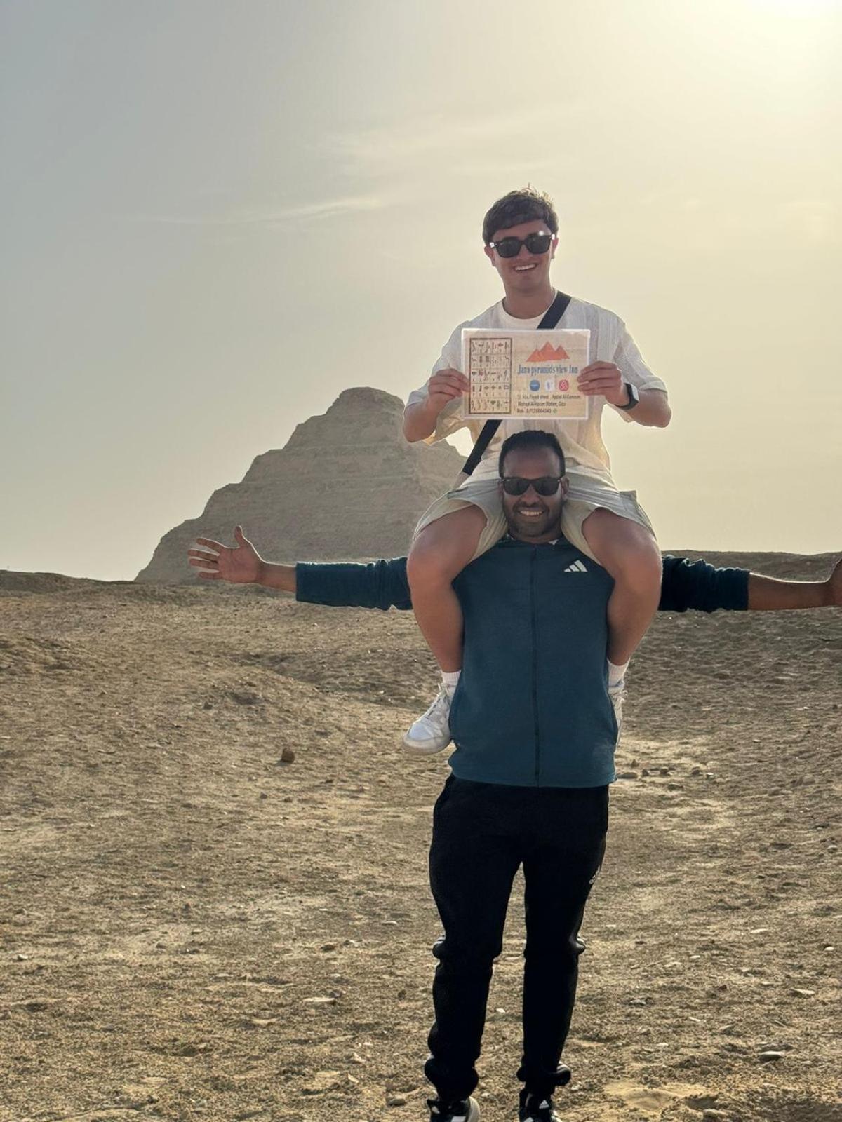 مبيت وإفطار Kafret el-Gabal Jana Pyramids View In 3 المظهر الخارجي الصورة